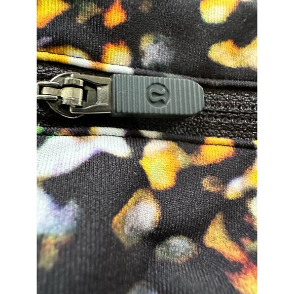 Lululemon Speed Up Tight Full-on Luxtreme in Metropolis Glow Multi size 6 - Picture 5 of 9